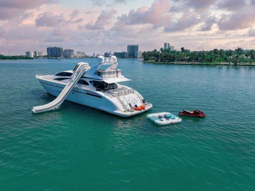 105ft Leopard - CARPE DIEM Yacht