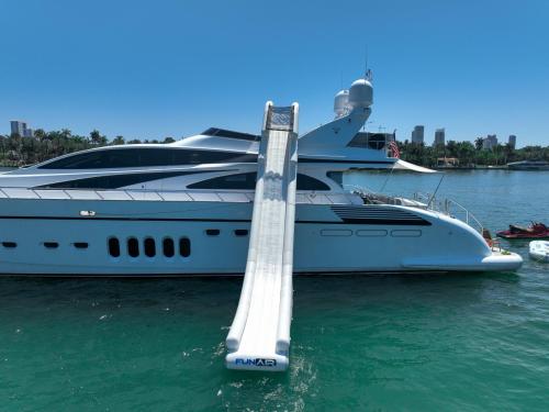 105ft Leopard - CARPE DIEM Yacht