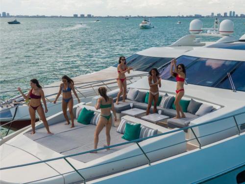 Scarlet-2-Azimut-Yacht-For-Charter-Miami-Foredeck-Sunbathing-Area-Lifestyle